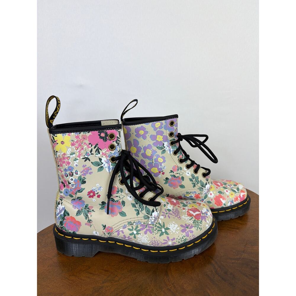 Dr. Martens Floral Print AirWair 8 Eye Lace Up Combat Boots Women's Size 5 - Picture 3 of 10